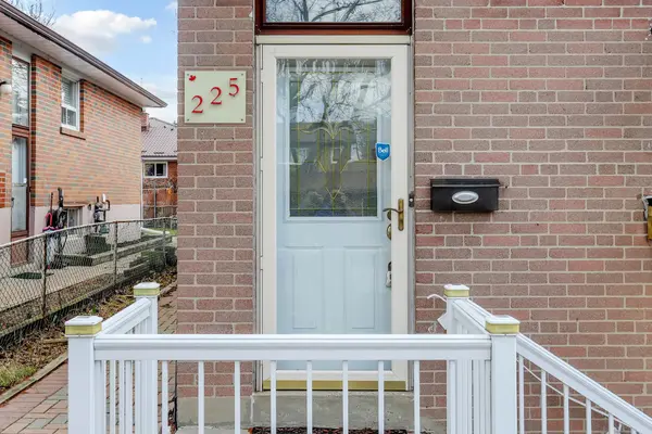 225 Pineway BLVD, Toronto C15, ON M2H 1B5