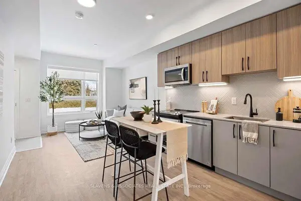 15 Brenthall AVE #21, Toronto C13, ON M2R 0B3