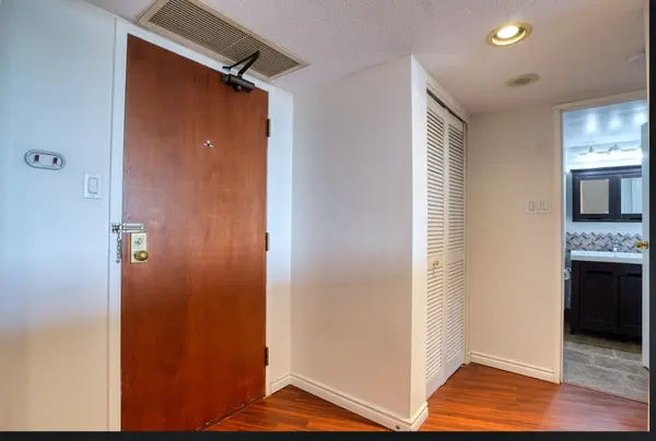 150 Alton Towers CIR #1006, Toronto E07, ON M1V 4X7