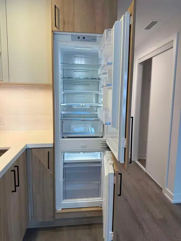 21 Meadowdale RD #1207, Vaughan, ON L4K 0H6