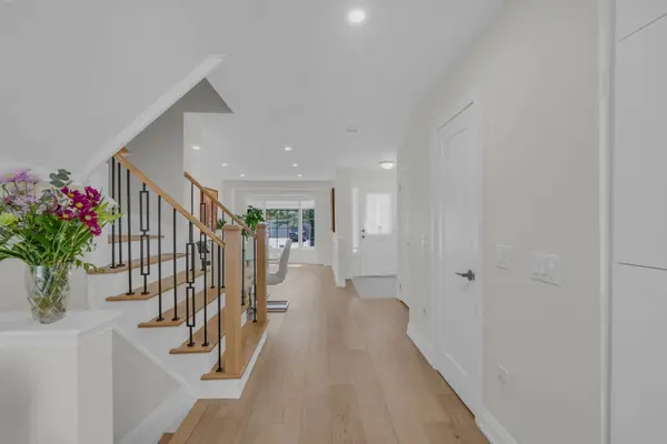 128 Seaside CIR, Brampton, ON L6R 2G9