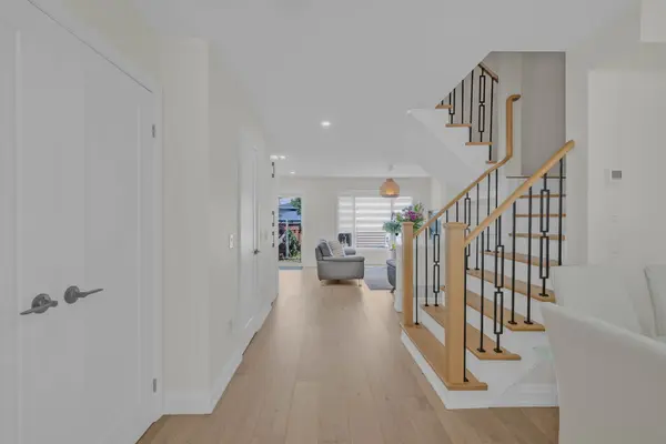 128 Seaside CIR, Brampton, ON L6R 2G9