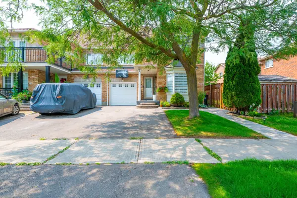 128 Seaside CIR, Brampton, ON L6R 2G9