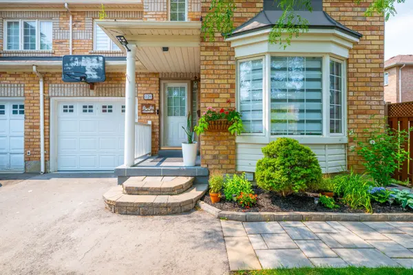 128 Seaside CIR, Brampton, ON L6R 2G9