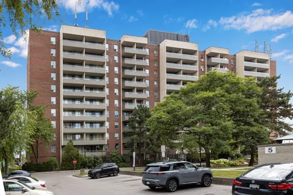 1 Four Winds DR #513, Toronto W05, ON M3J 2T1