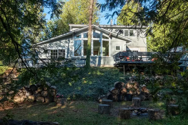 19 Front ST, South Bruce Peninsula, ON N0H 2T0