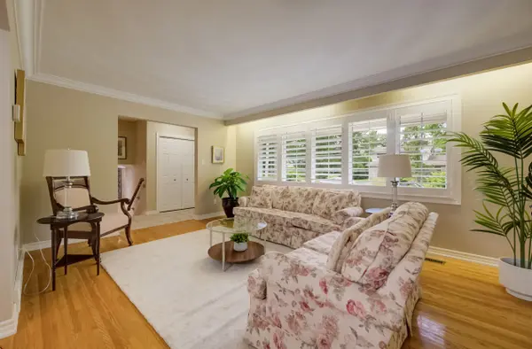 24 Maplewood DR, Guelph, ON N1G 1L8