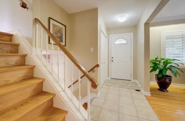 24 Maplewood DR, Guelph, ON N1G 1L8