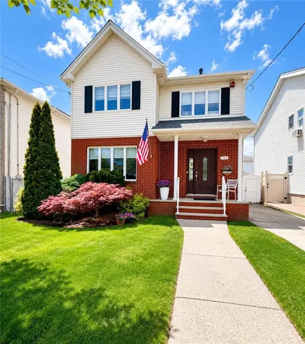 294 Chelsea ST, Richmond, NY 10307