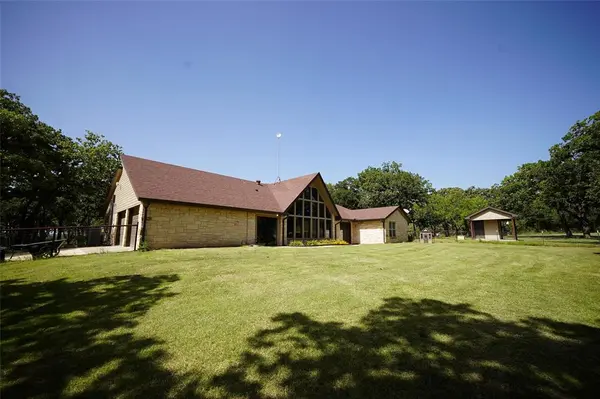 230 Private Road 2174, Decatur, TX 76234