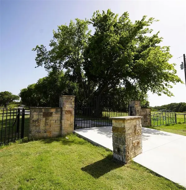 230 Private Road 2174, Decatur, TX 76234