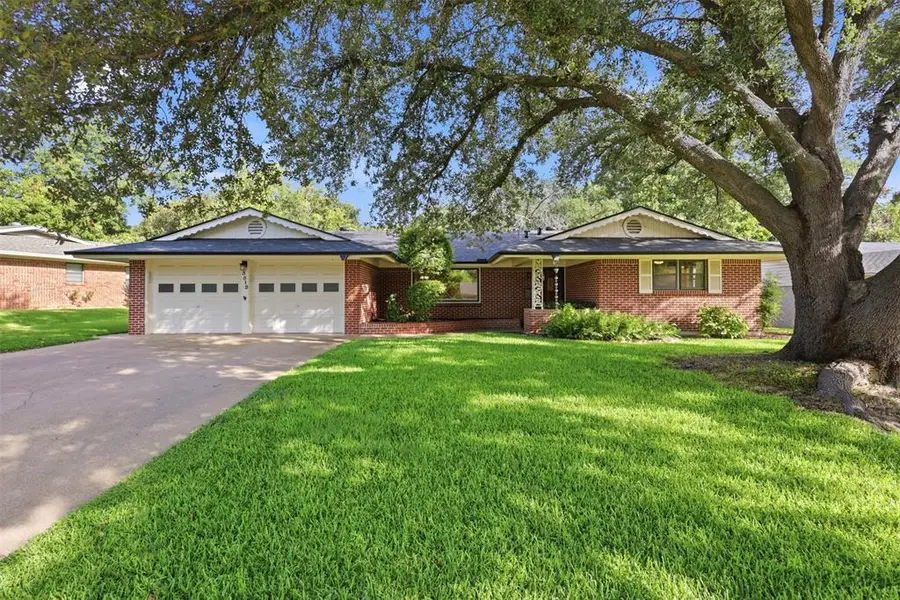 3512 Wosley Drive, Fort Worth, TX 76133
