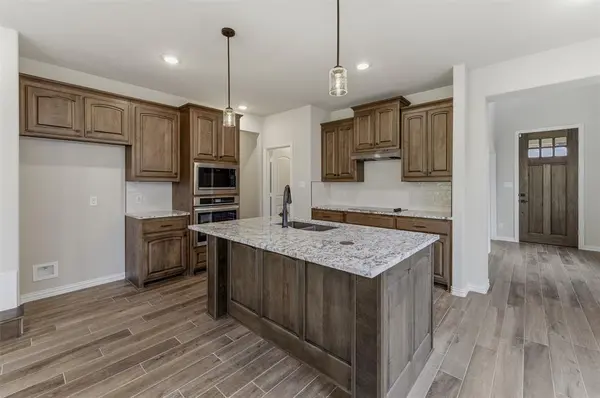 545 Waterford Park Boulevard, Weatherford, TX 76087