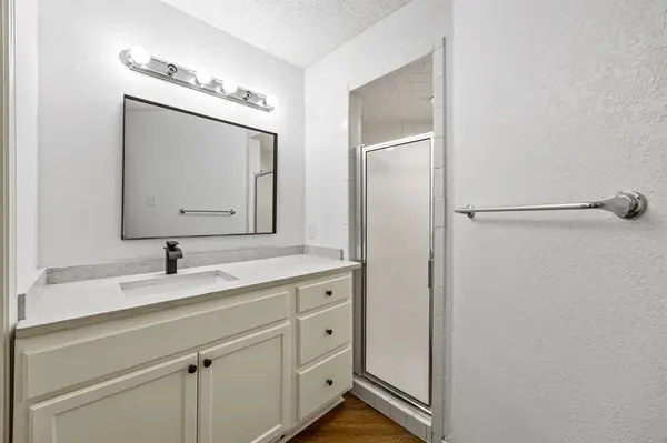 2713 Harvest Lake Drive, Irving, TX 75060