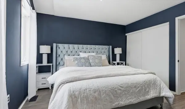 98 Roxton RD, Oakville, ON L6H 6V4