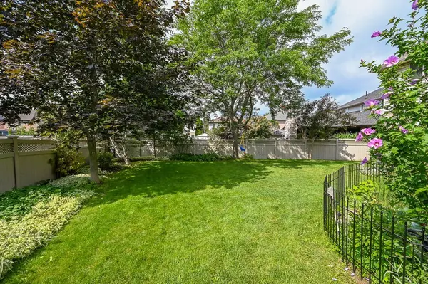 67 Jeffrey DR, Hamilton, ON L9K 1R8