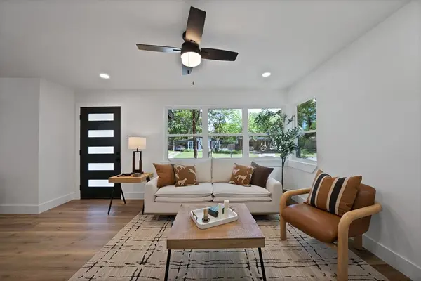 2926 Hillglenn Road, Dallas, TX 75228