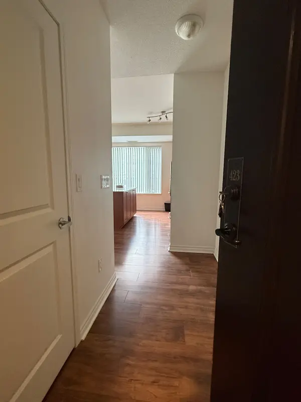 385 Prince Of Wales DR #423, Mississauga, ON L5B 0C6