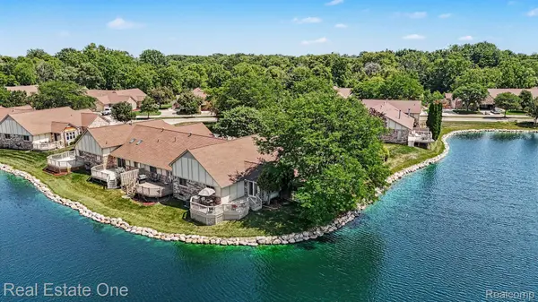 43421 Riverbend BLVD #48, Clinton Charter Township, MI 48038