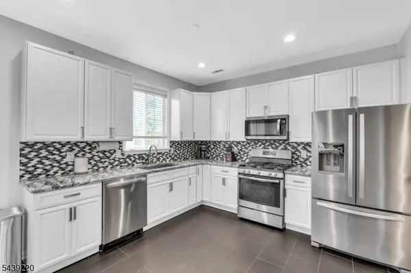 4 Skylands Blvd, Mount Olive Twp., NJ 07840