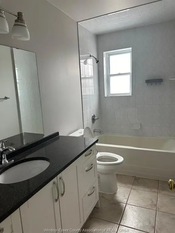 809 ERIE Street East #3, Windsor, ON N9A 3Y5