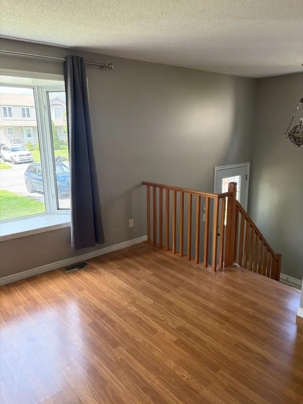 25 Clifford ST, Loyalist, ON K7N 1Y6