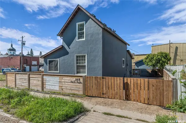 223 I AVENUE S, Saskatoon, SK S7M 1X8