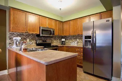 47 Hollingsworth CIR, Brampton, ON L7A 0J4