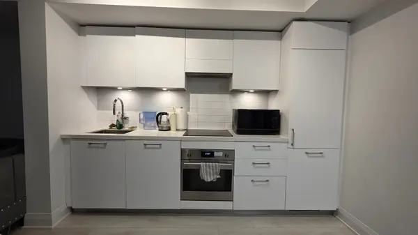 33 Frederick Todd WAY #402, Toronto C11, ON M4G 0C9