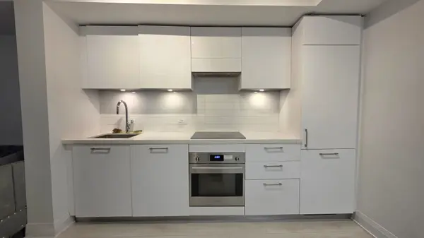 33 Frederick Todd WAY #402, Toronto C11, ON M4G 0C9