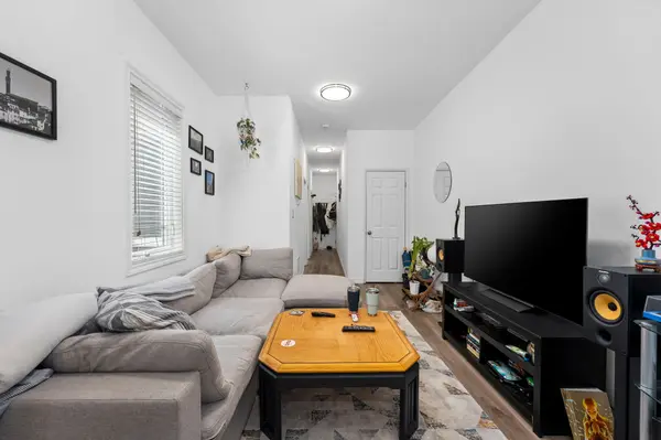 123 Lansdowne AVE, Toronto W01, ON M6K 2W1