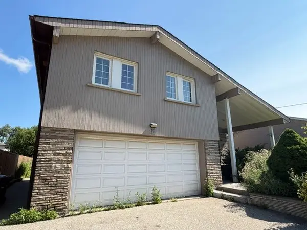 11 Fulwell CRES, Toronto W05, ON M3J 1Y4