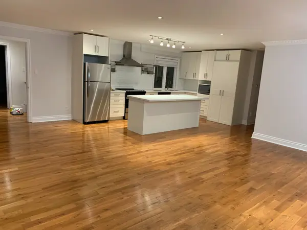 6 Griggsden AVE, Toronto W09, ON M9P 2Z5