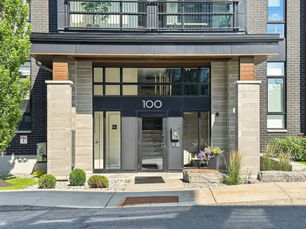 100 Cortile Private #303, Blossom Park - Airport And Area, ON K1V 2S8