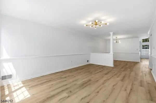 55 Heritage Ct, Montville Twp., NJ 07082