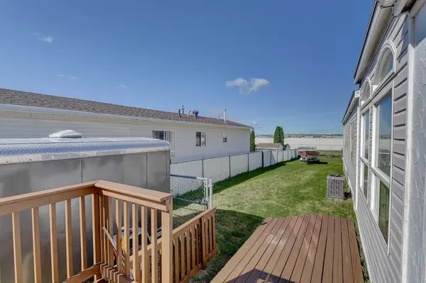 12128 98 ST, Grande Prairie, AB T8V 7J2