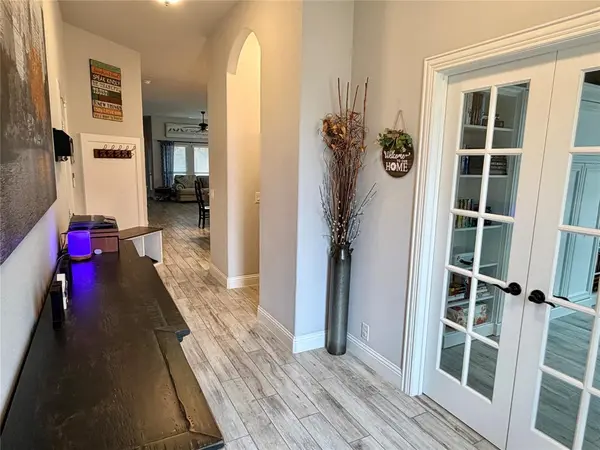 729 Oakleaf Drive, Midlothian, TX 76065