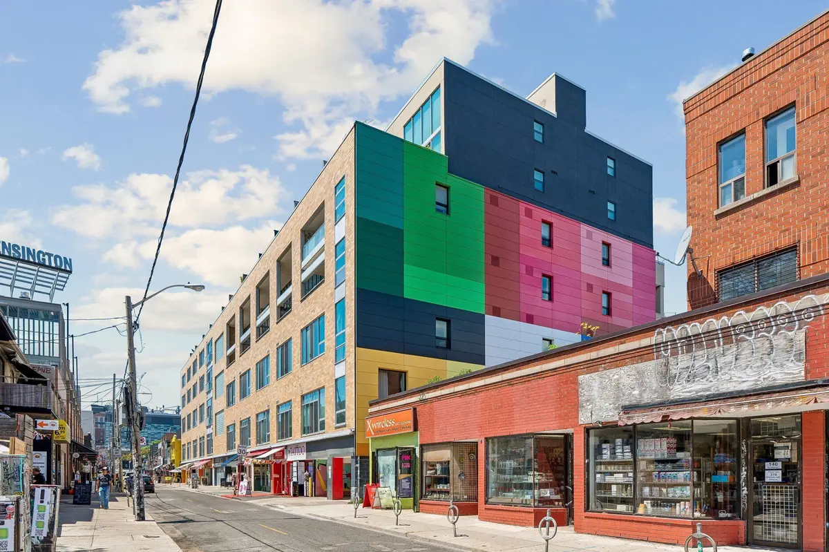 160 Baldwin St ST #420, Toronto C01, ON M5T 3K7