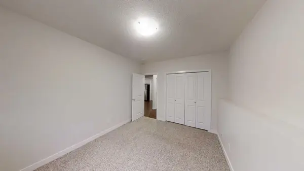 9717 112 AVE #B, Clairmont, AB T8X5C2