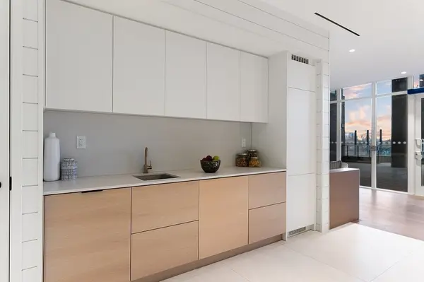 5 Defries ST #305, Toronto C08, ON M5A 3R4