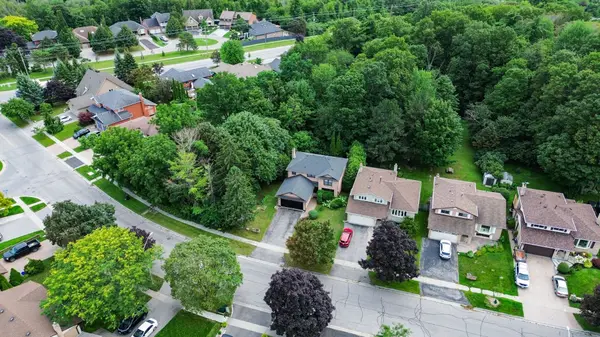 262 Athabasca ST, Oshawa, ON L1H 8E4