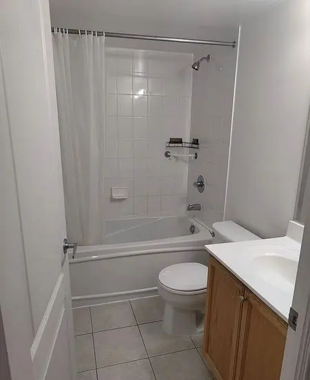 4090 Living Arts DR #803, Mississauga, ON L5B 4M8