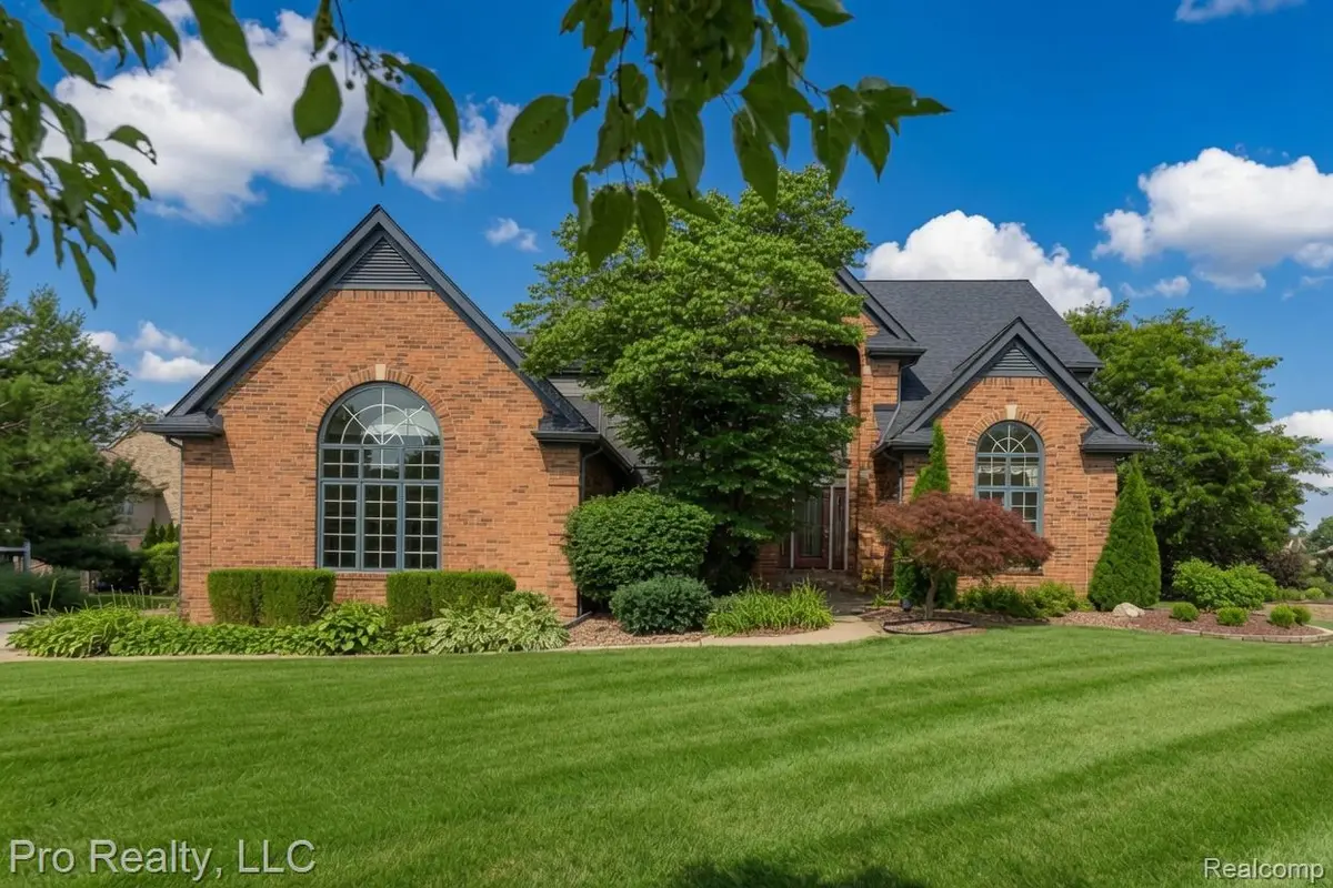 13838 Fawn Woods CT, Plymouth Charter Township, MI 48170