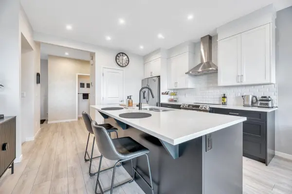 836 Seton CIR SE, Calgary, AB T3M 3B5