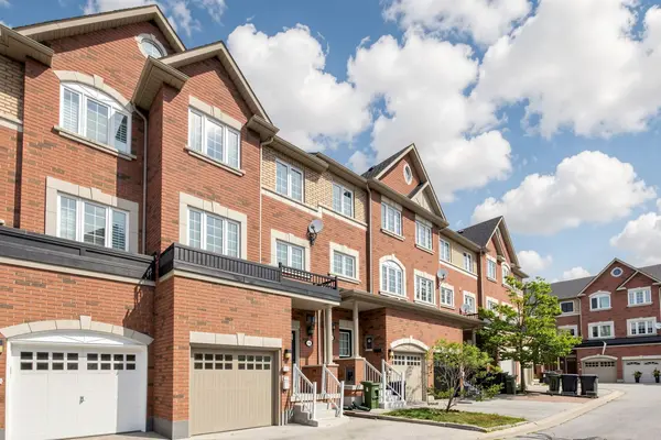 14 Elphick LN, Toronto W04, ON M9N 4A2