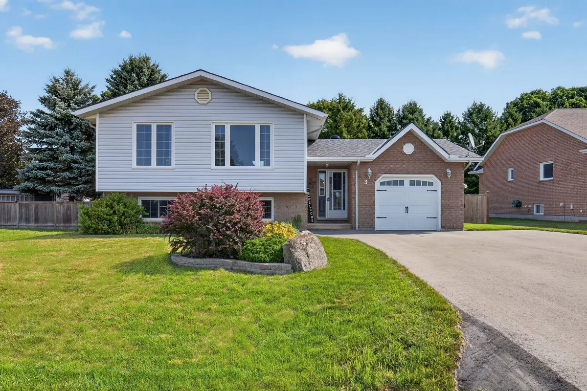 3 Copeland ST, Penetanguishene, ON L9M 1K3