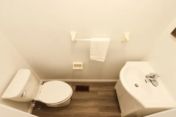 63 Herkes DR, Brampton, ON L6Y 5B2