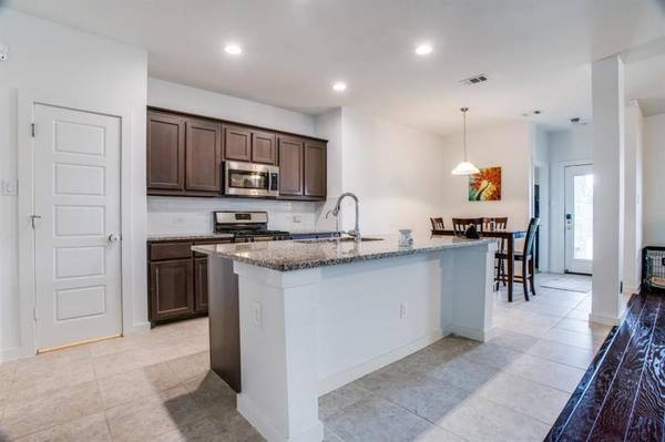 1905 Ranch Trail Road, Aubrey, TX 76227