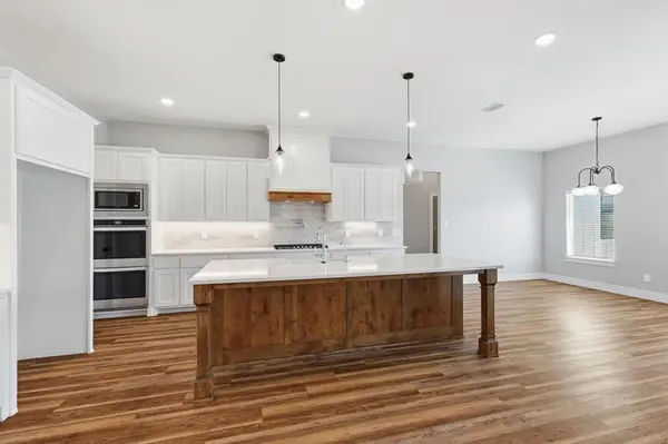 420 Zonaverde Court, Poolville, TX 76487