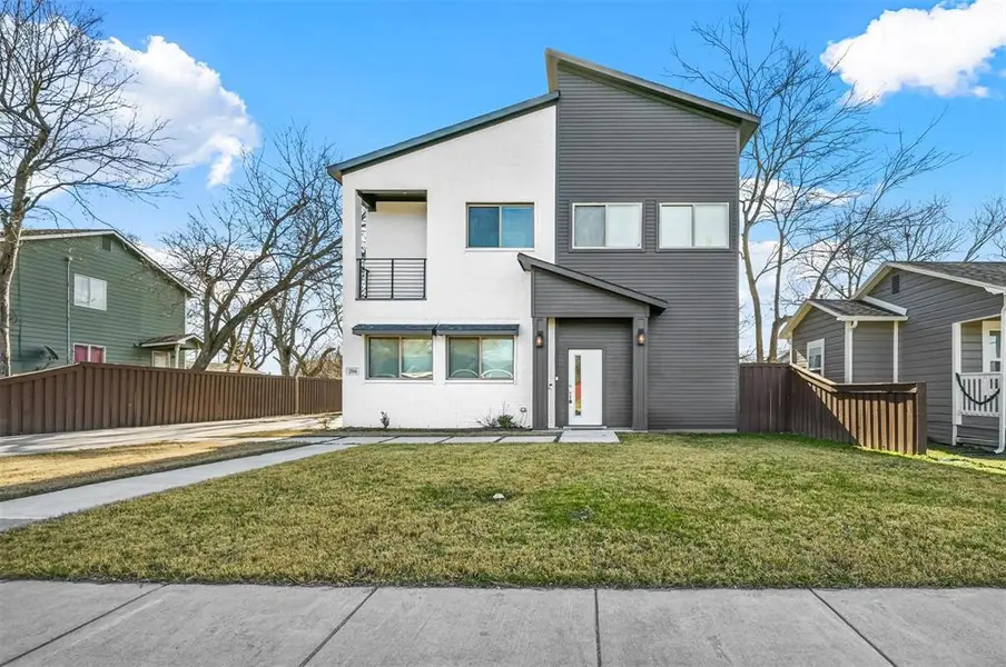204 N Getzendaner Street, Waxahachie, TX 75165